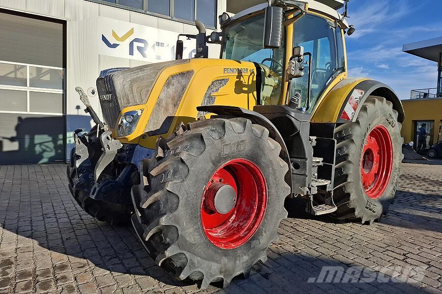Fendt 828 Vario S4 Трактори
