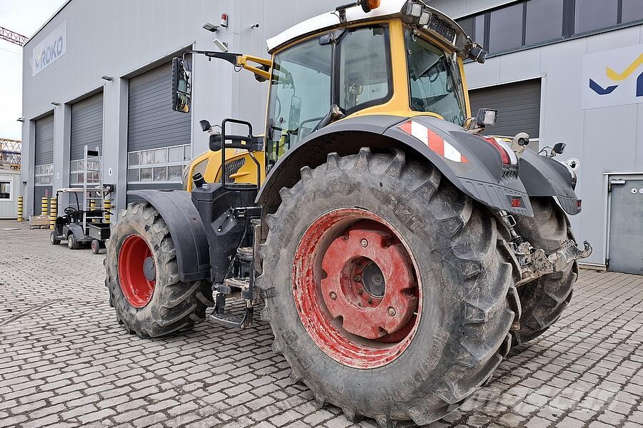 Fendt 828 Vario S4 Трактори