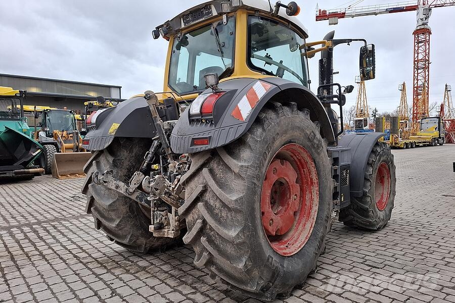 Fendt 828 Vario S4 Трактори