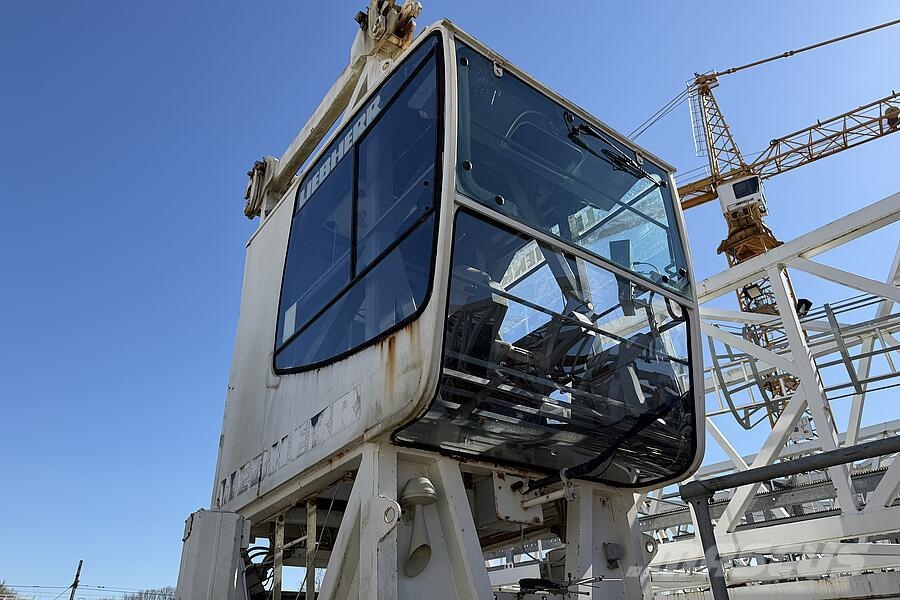 Liebherr 280 EC-H 12 Litronic 塔式起重機