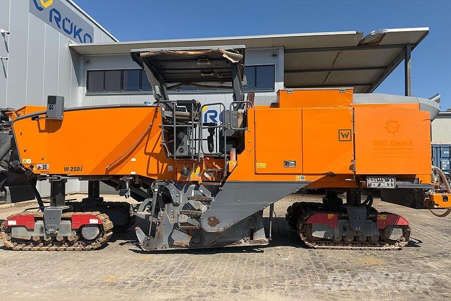 Wirtgen W 250i ماكينات الكشط البارد للأسفلت