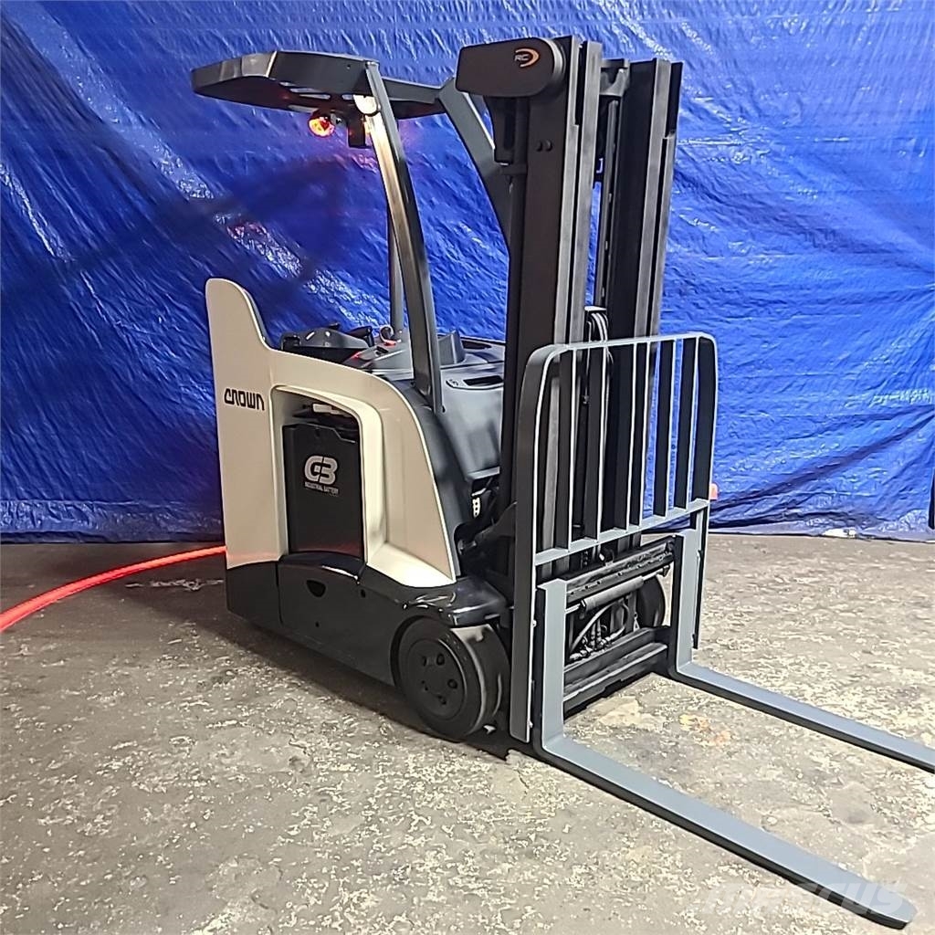 Crown RC5530-30 Electric forklifts