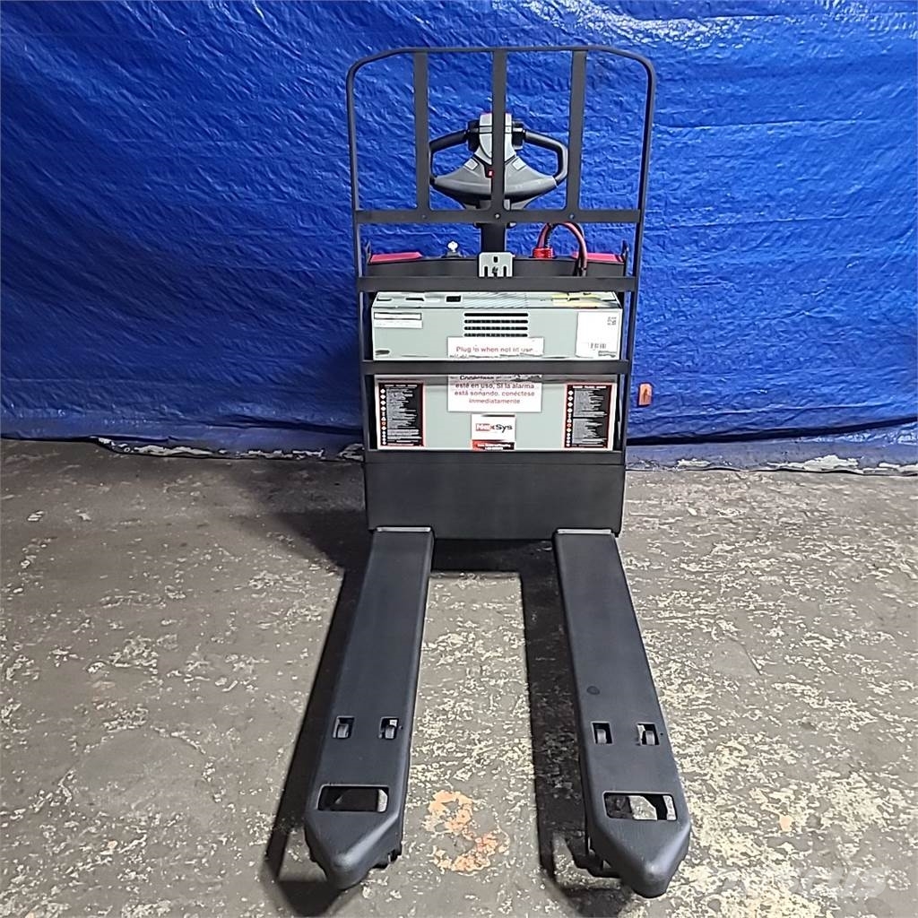 Raymond 8210 Hand pallet trucks