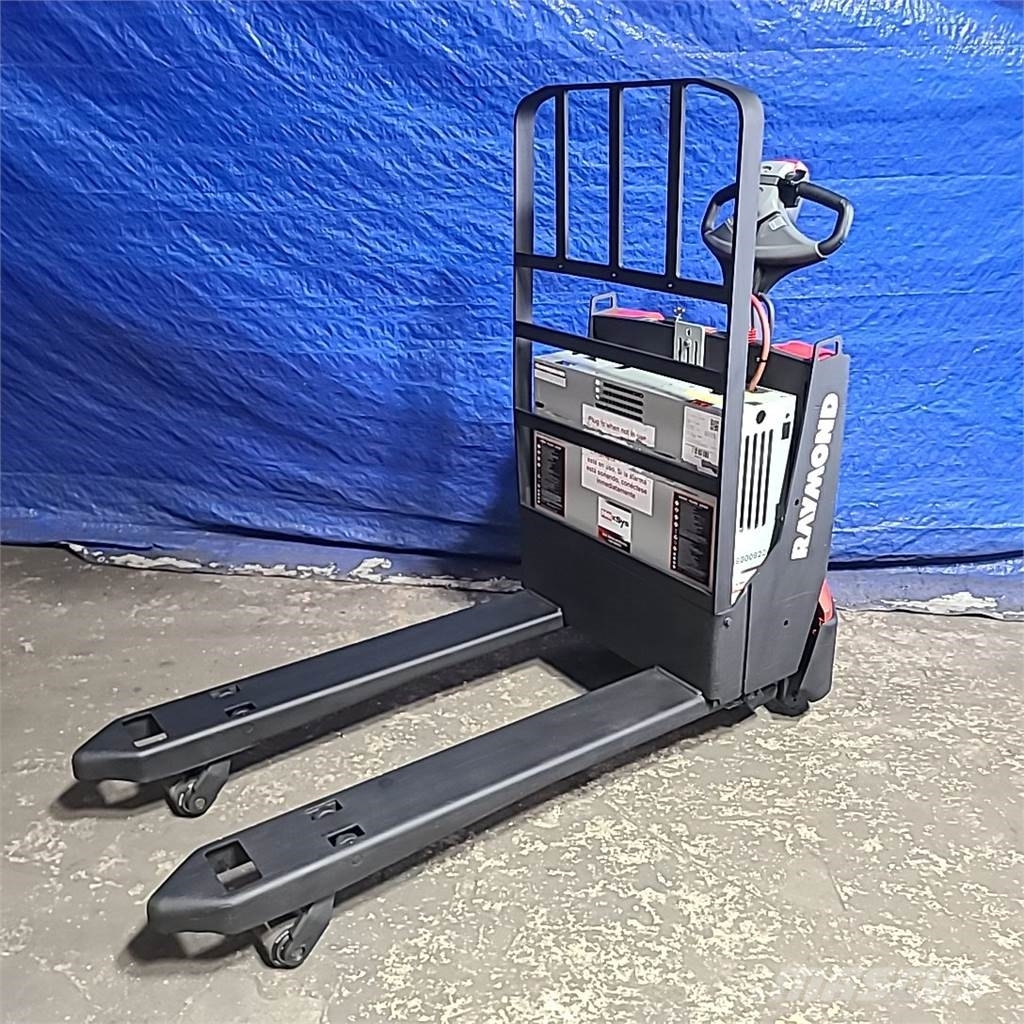 Raymond 8210 Hand pallet trucks