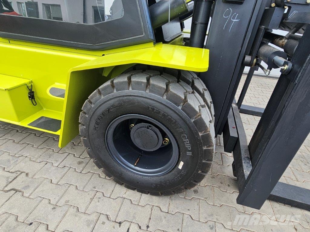 Clark C70D - NEU - DIESEL KUBOTA - TRIPLEX Montacargas todo terreno