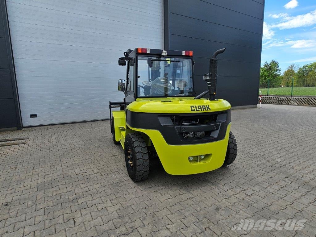 Clark C70D - NEU - DIESEL KUBOTA - TRIPLEX Montacargas todo terreno