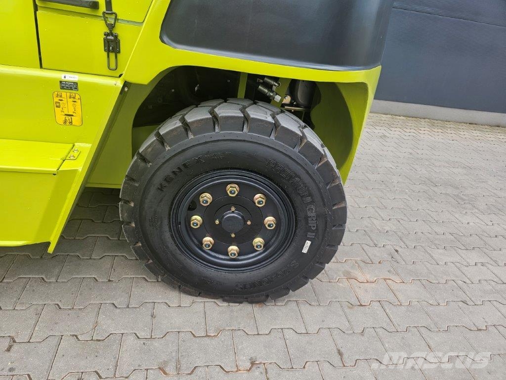 Clark C70D - NEU - DIESEL KUBOTA - TRIPLEX Montacargas todo terreno
