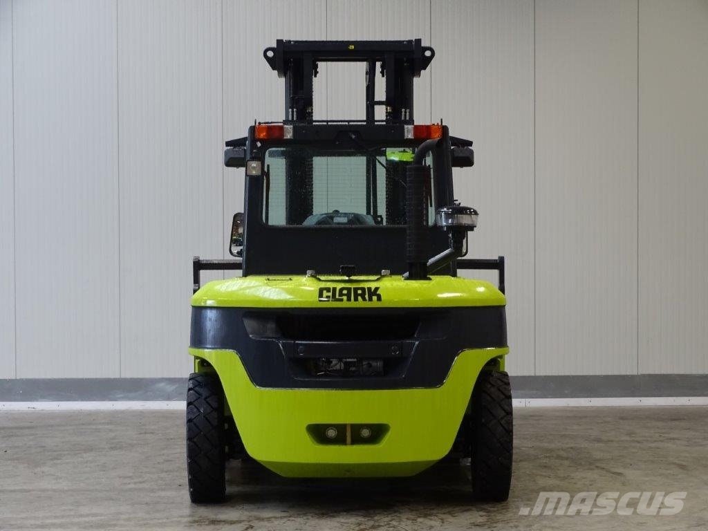 Clark C80D900 - TRIPLEX - DEMO Wózki Diesla