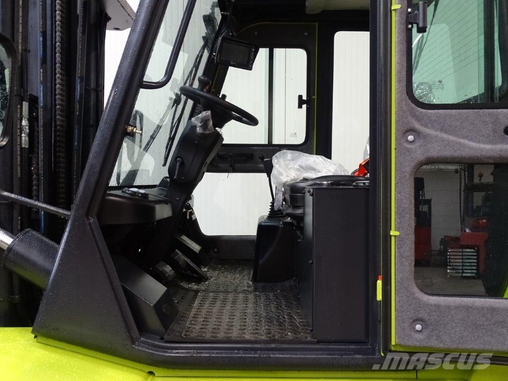 Clark C80D900 - TRIPLEX - DEMO Wózki Diesla