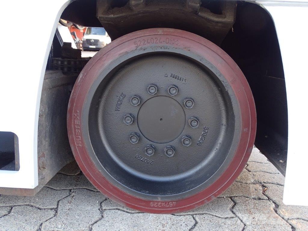 Hubtex MQ55 لوادر جانبية