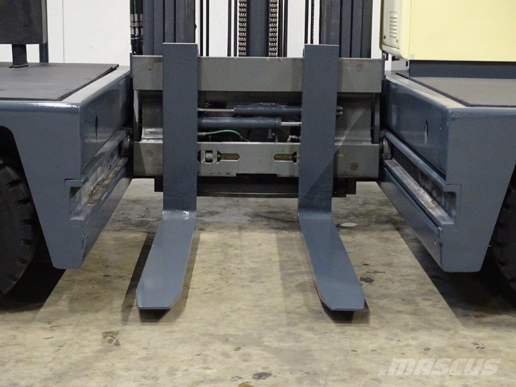 Hubtex S50D - TRIPLEX Seitenstapler