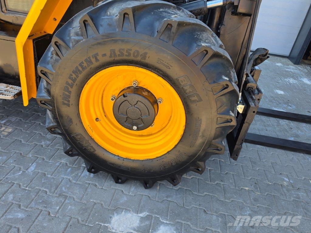 JCB 940-4 T4 - TRIPLEX Maastotrukit