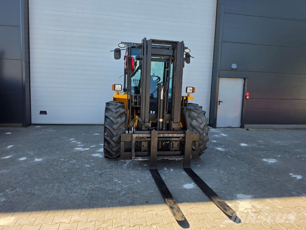 JCB 940-4 T4 - TRIPLEX Maastotrukit