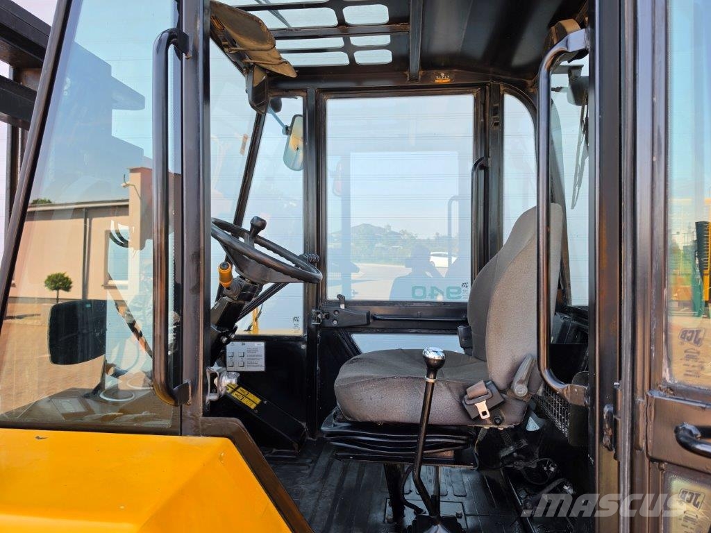JCB 940-4 T4 - TRIPLEX Maastotrukit