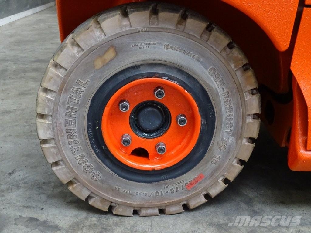 Linde E50HL-01 - TRIPLEX Electric forklifts