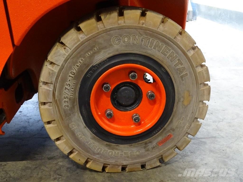 Linde E50HL-01 - TRIPLEX Electric forklifts