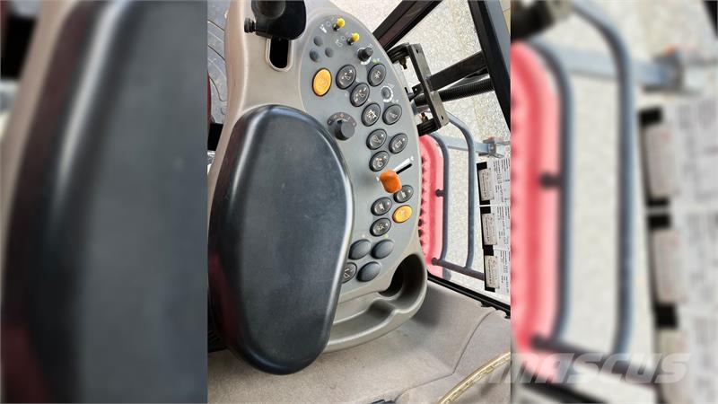 Case IH Axial Flow 9120 Med 30-fods skærebord og vogn. حصادات