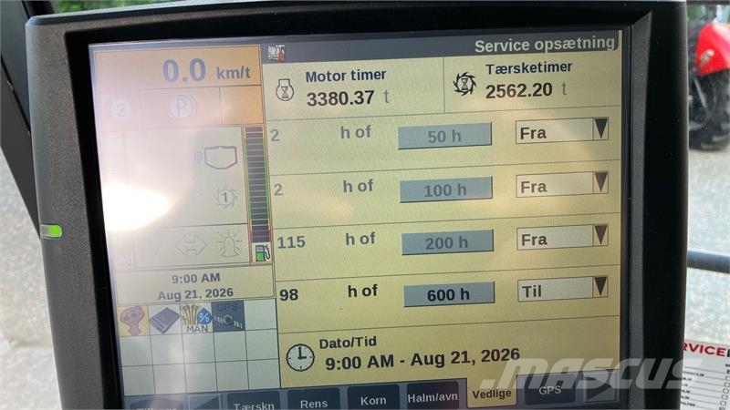 Case IH Axial Flow 9120 Med 30-fods skærebord og vogn. حصادات