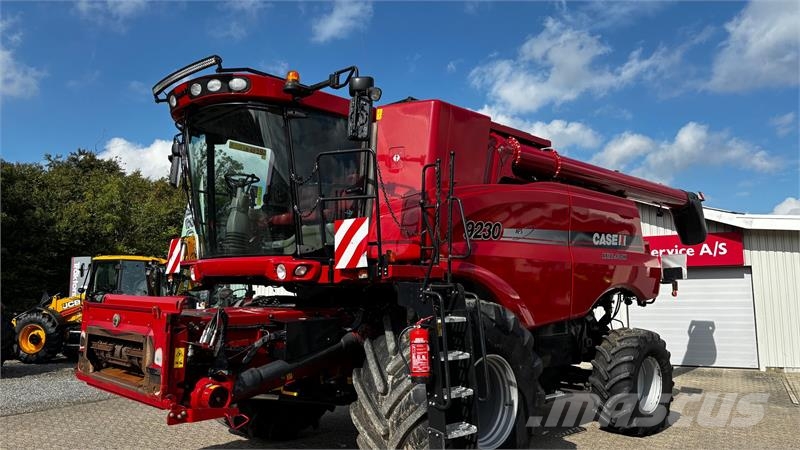 Case IH Axial Flow 9230 Inkl. 30 fods skærebord og vogn. H حصادات