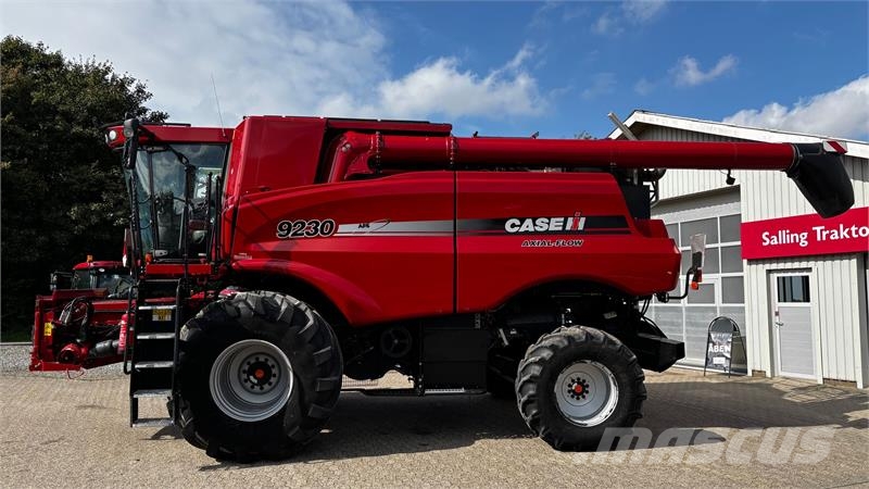 Case IH Axial Flow 9230 Inkl. 30 fods skærebord og vogn. H حصادات