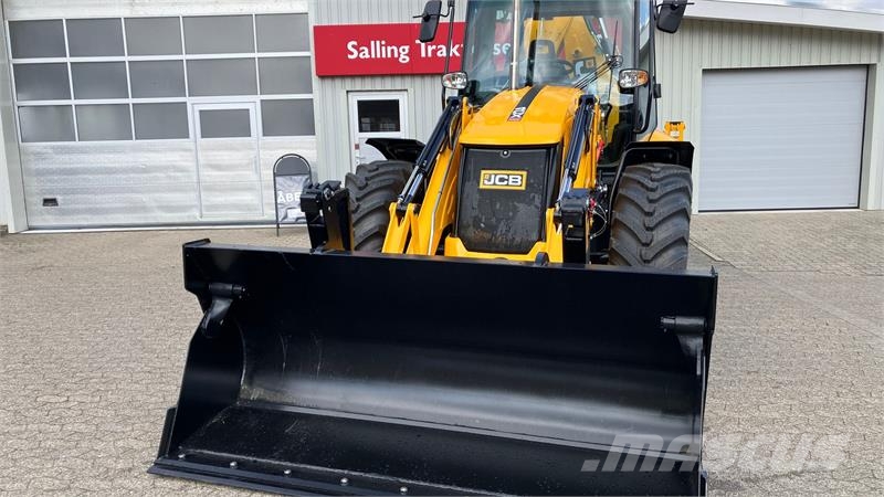 JCB 4CX PRO Buldoexcavatoare