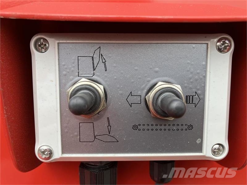 Kverneland 863 PRO, Bugseret ballesnitter Outros equipamentos de forragem e ceifa