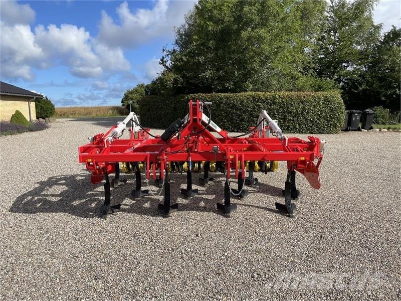 Pöttinger Synkro 3530 Nova Med hydraulisk dybte regulering Harver