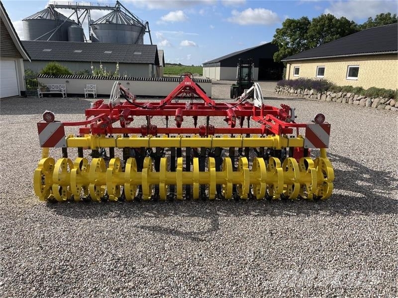 Pöttinger Synkro 3530 Nova Med hydraulisk dybte regulering Harver
