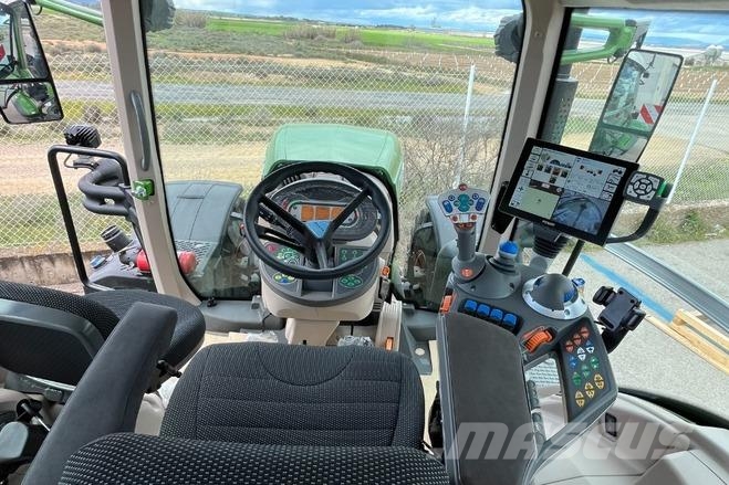 Fendt 826 VARIO S4 PROFI PLUS Traktoren
