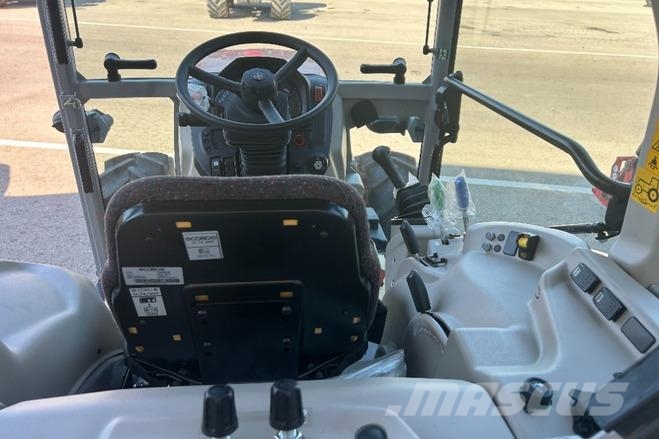 Massey Ferguson 3WF.105 Traktori
