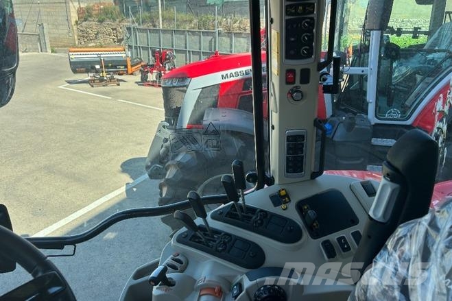 Massey Ferguson 7S.155 ESSENCIAL DY6 トラクター