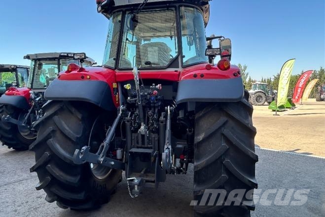 Massey Ferguson 7S.155 ESSENCIAL DY6 トラクター