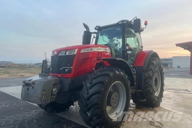 Massey Ferguson 8740 VT Traktori