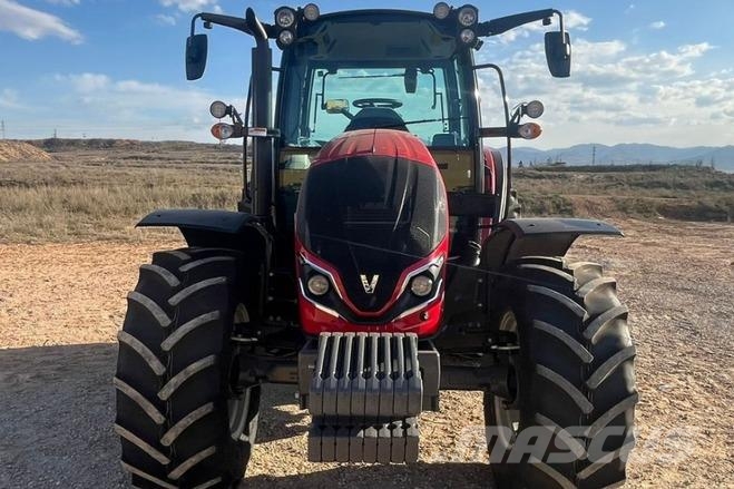 Valtra A 135 LH Traktori