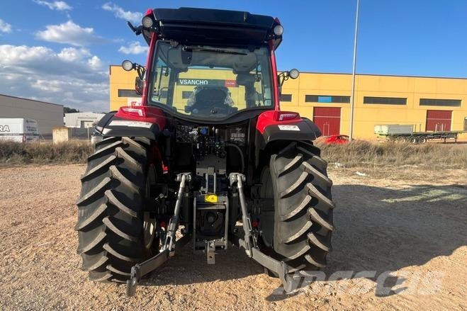 Valtra A 135 LH Traktori