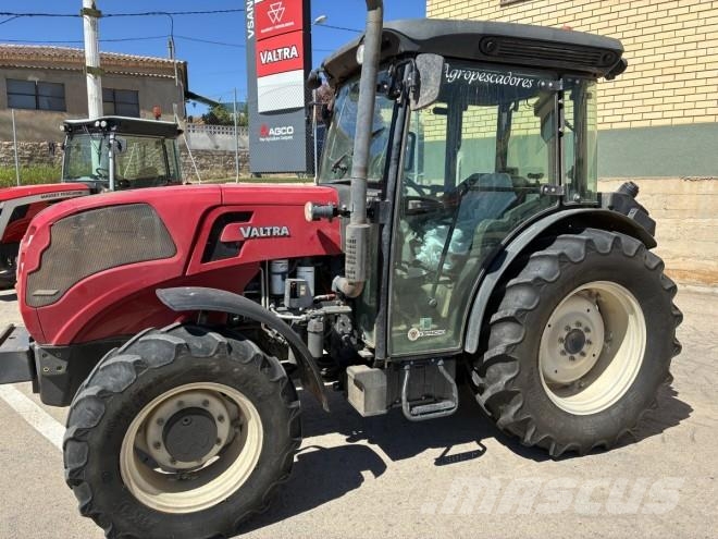 Valtra F 105 S Tractors
