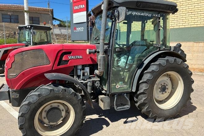 Valtra F 105 S Tractors