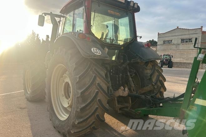 Valtra T 173 HITECH Tractores