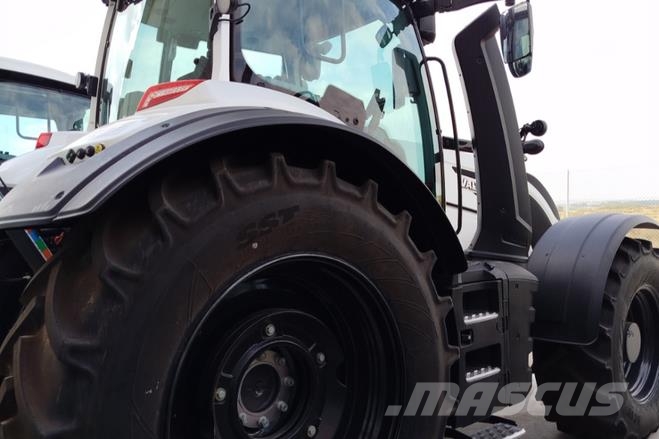 Valtra T 215 VERSU Τρακτέρ