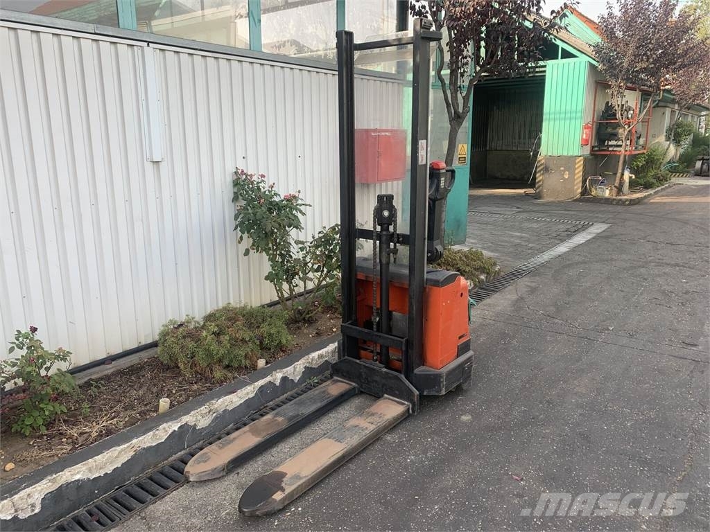 BT S10 V-3824 Stoccatori manuali