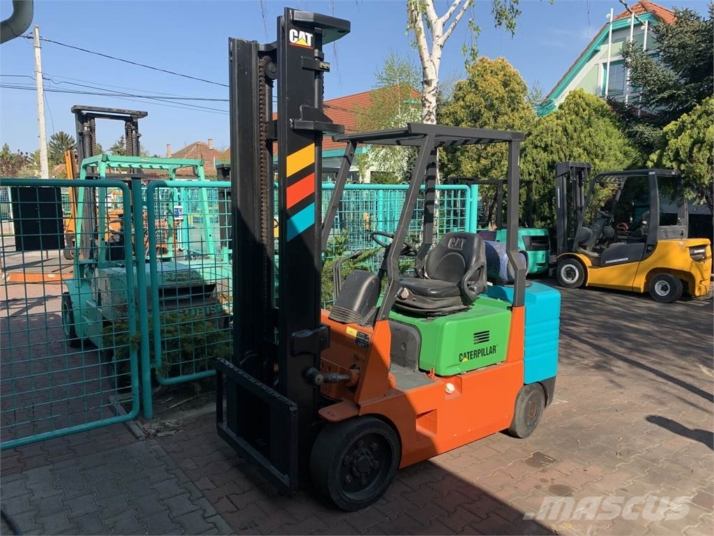 CAT GC30T V-3670 FOR EXPORT ONLY Nestekaasutrukit
