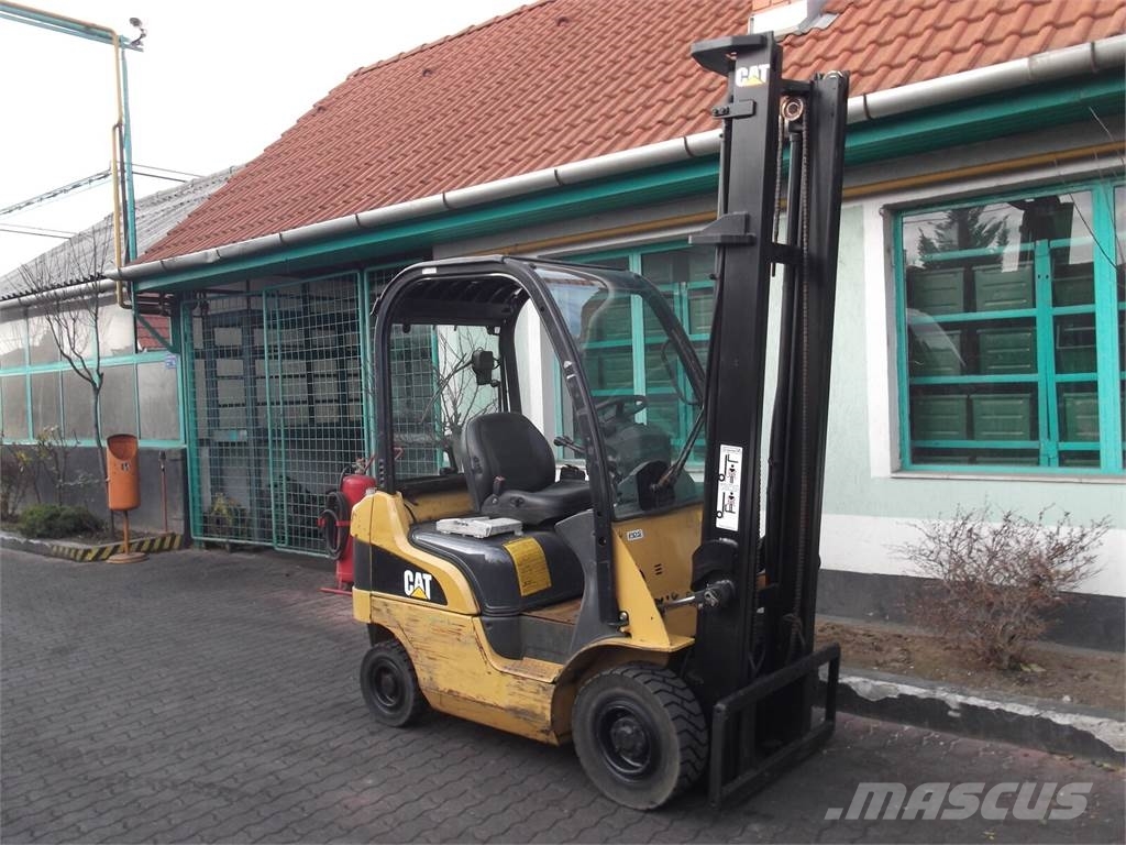 CAT GP15N V-2333 OL Nestekaasutrukit