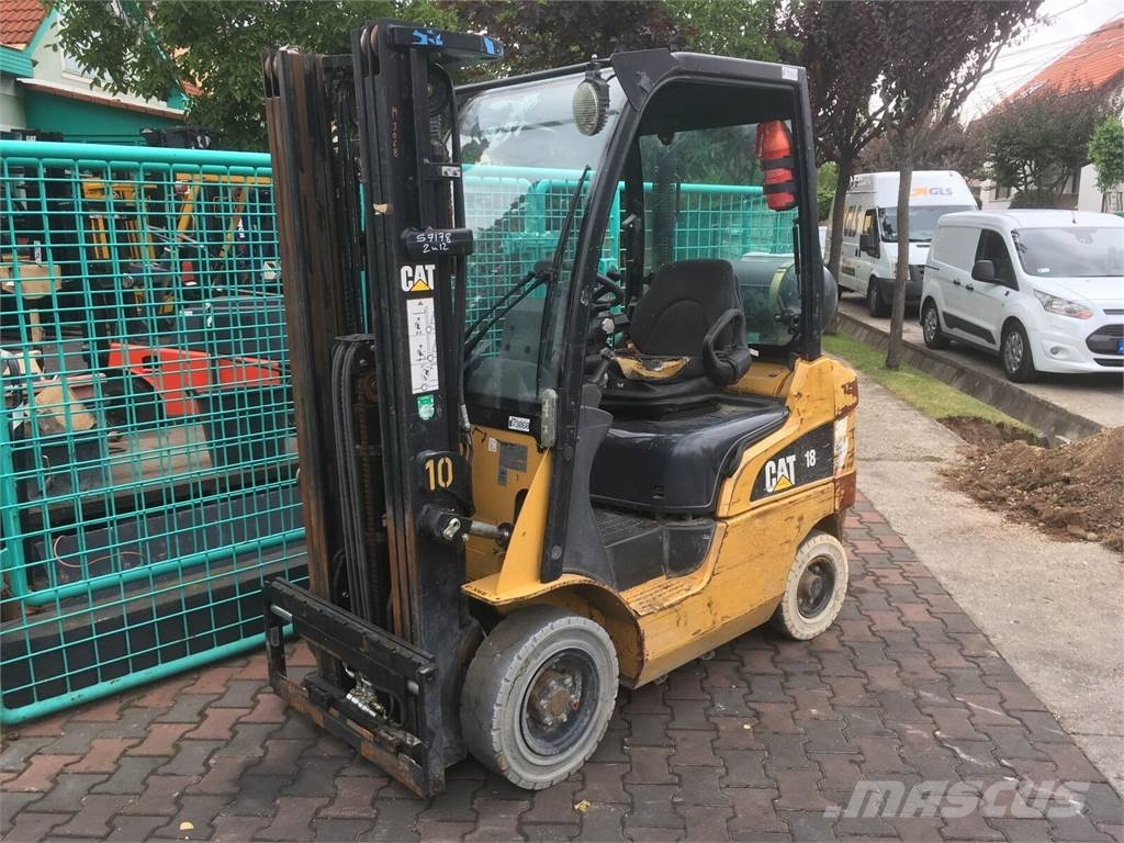 CAT GP18N V-3068 OB Nestekaasutrukit