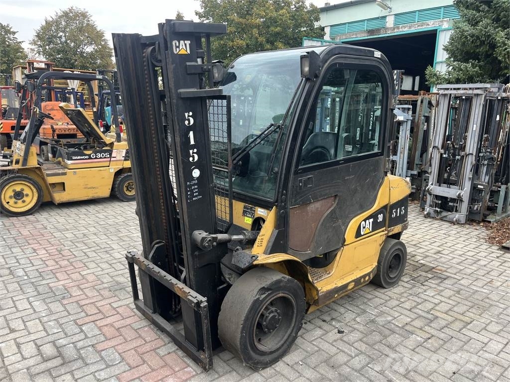 CAT GP30N V-2349 OL Nestekaasutrukit