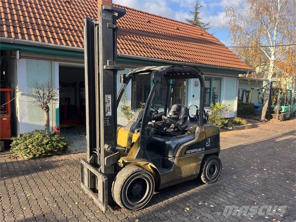 CAT GP30N V-4111 ONLY FOR EXPORT Empilhadores a gás