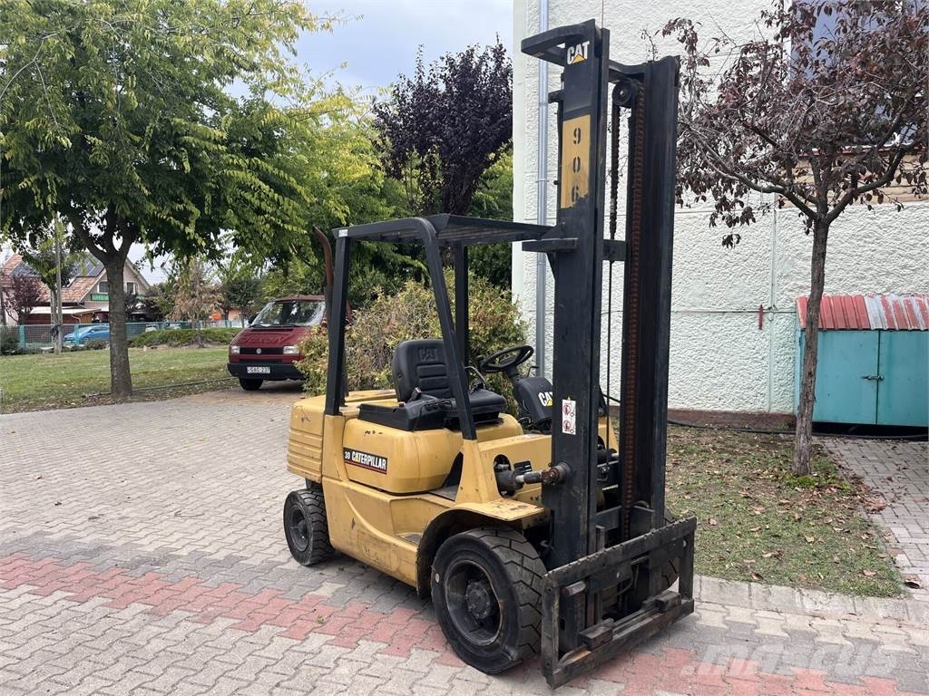 CAT GP30T V-2706 OL Nestekaasutrukit