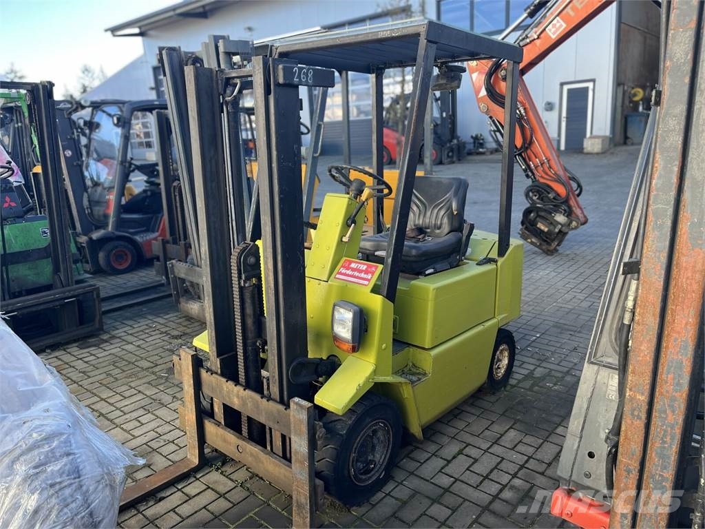 Clark DPM15B V-3965 Dīzeļa autoiekrāvēji