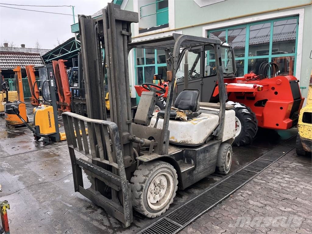 Daewoo D30S-3 V-4128 Dieselmotviktstruckar