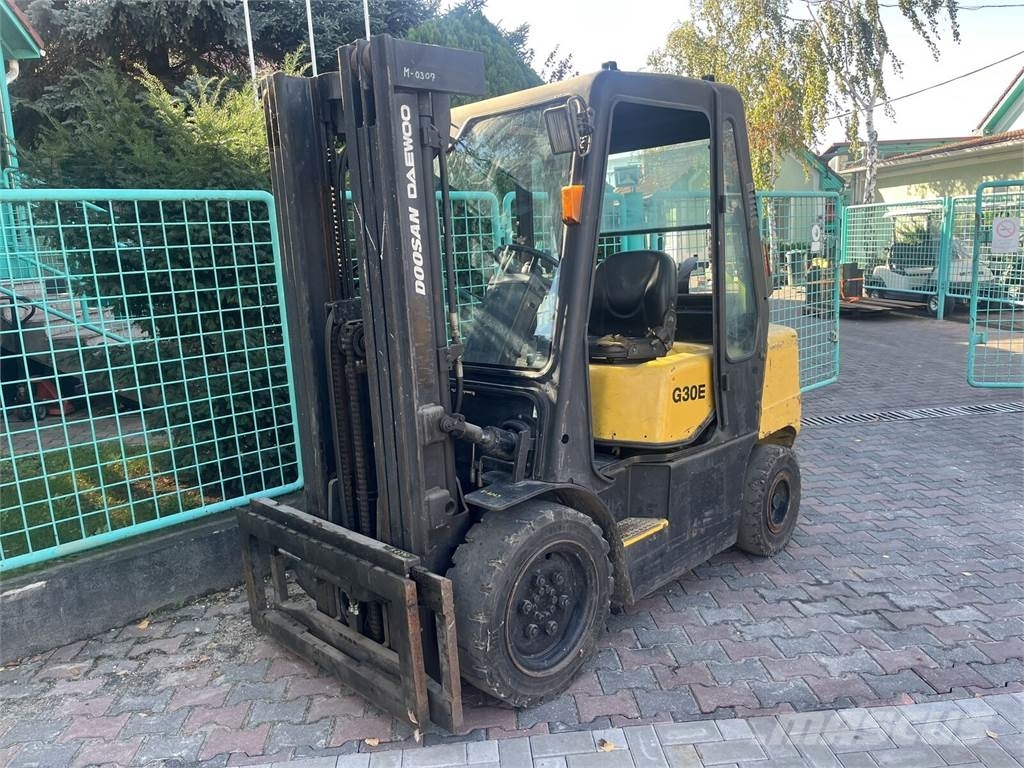 Daewoo G30E-3 V-4043 FOR EXPORT ONLY Empilhadores a gás