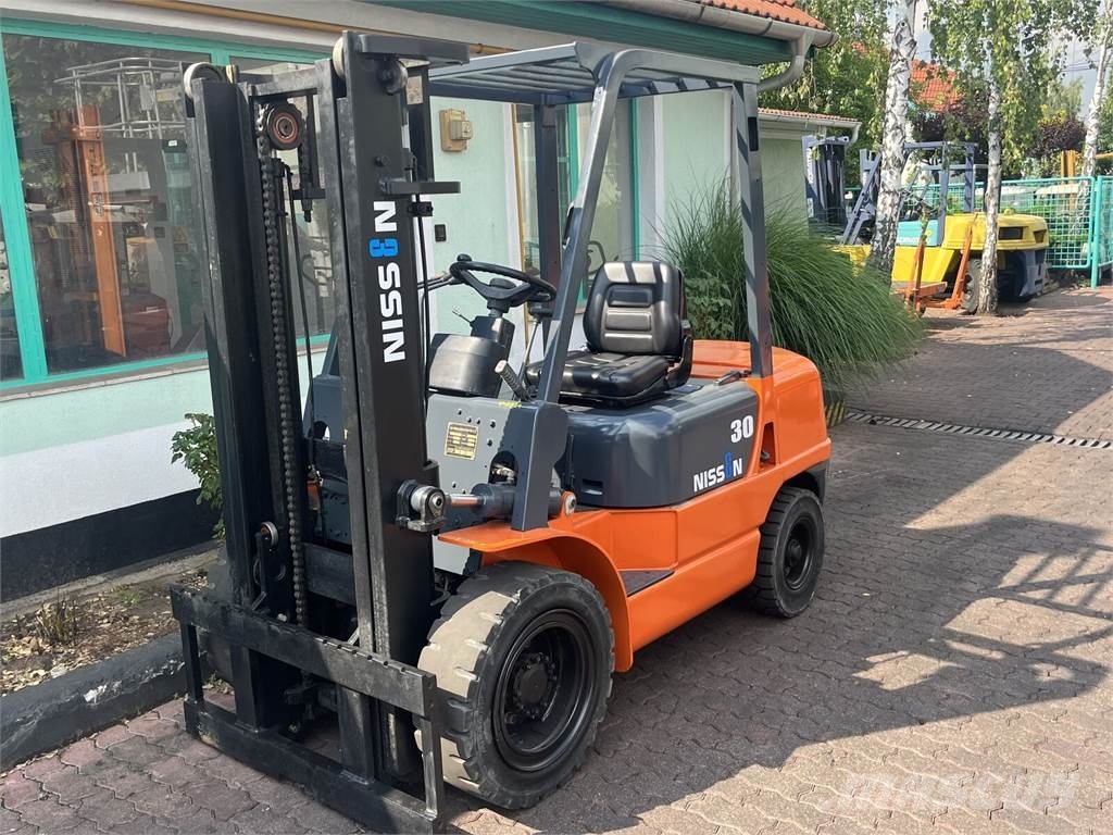 Hangcha CPCD30H-W15A V-3924 Dieselmotviktstruckar